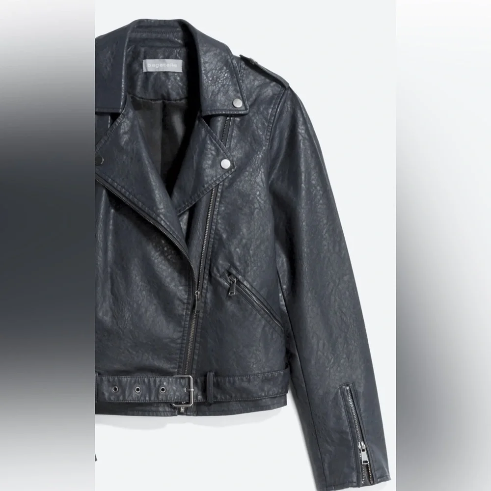 BAGATELLE Payton Textured Faux Leather Moto Jacket - Large - Picture 2 of 9